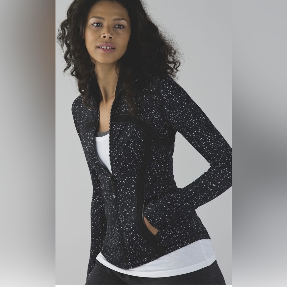 Lululemon Define Jacket Size 4 Butterfly Texture Mink Berry Black / Black